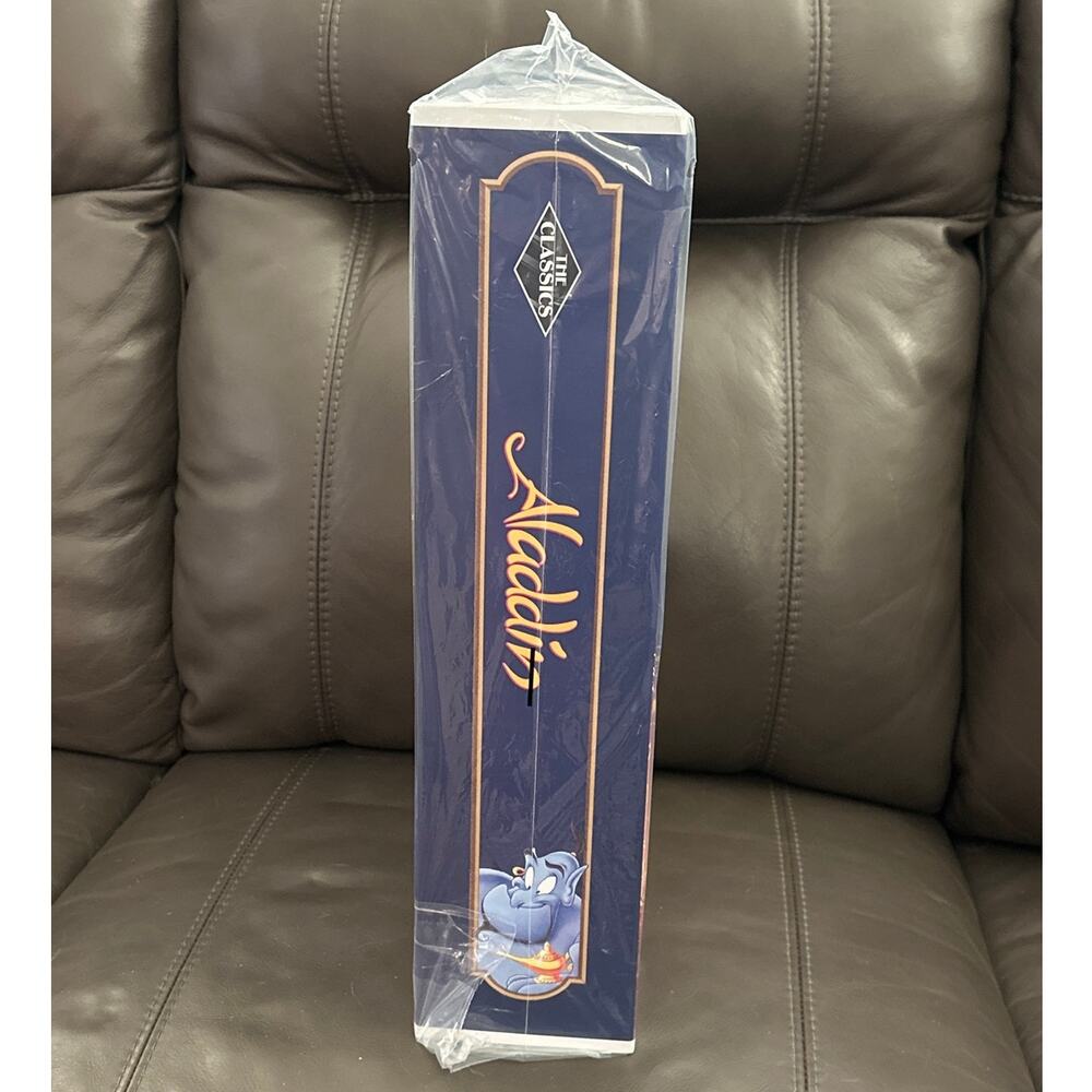 Disney Aladdin Classic VHS Boxed Silk Touch Throw Blanket 50"x70" New In Box - Picture 5 of 6